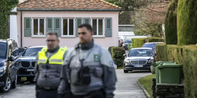 US Iran nuclear talks pressure for deal