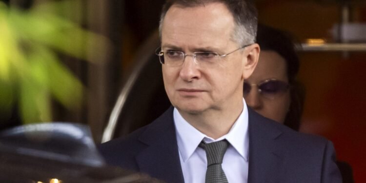 Ukraine peace talks acrimony two hours