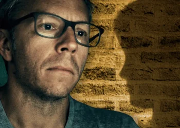 dark web agent rescue girl