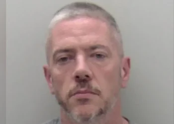 machete‑waving drug dealer jailed