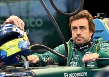 Alonso fears permanent nerve damage Aston Martin