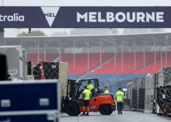 Australian Grand Prix travel disruption