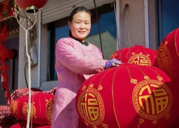 China lantern town lantern production