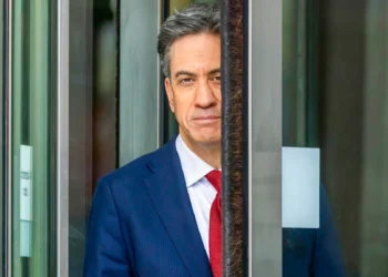 Ed Miliband Classifies Foreign Gas as Clean Power 2030 Target