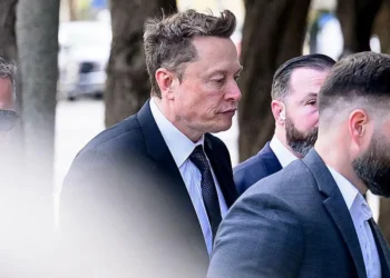 Musk tells jury people read too much into his posts