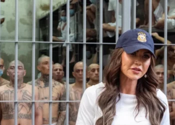 Trump removes Kristi Noem