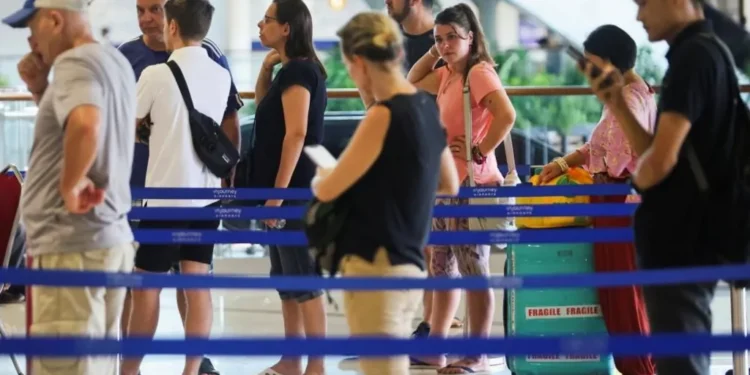 UAE flight disruption Iran strikes