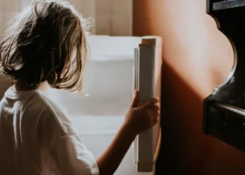 UK Poverty Figures Rise to 13.4 Million Under New Data Rules