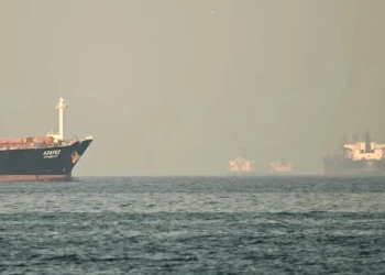 oil prices rise Strait of Hormuz attacks