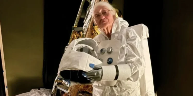 00 women walk on the moon without leaving earth