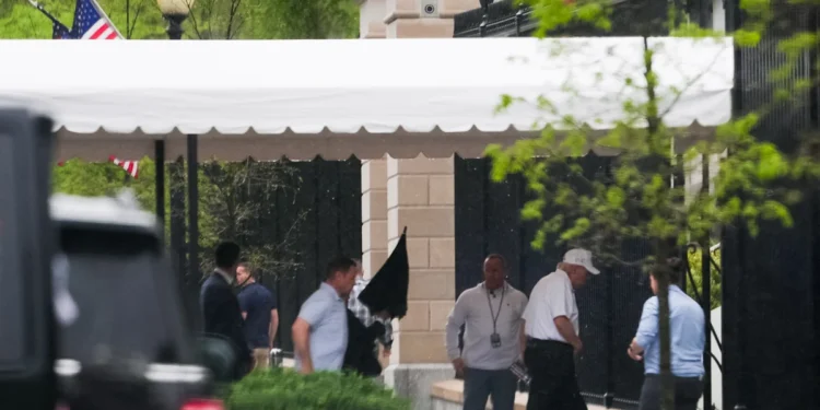 Trump Sets Tuesday Deadline for Iran to Reopen Vital Strait