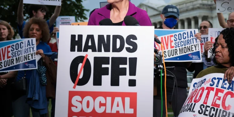 US Social Security Crisis Sparks Political Row