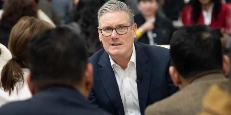 Starmer Defends Workers' Rights Amid Rising Green Threat