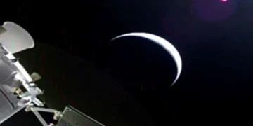 Artemis II Leaves Earth Orbit: NASA Crew En Route to Moon