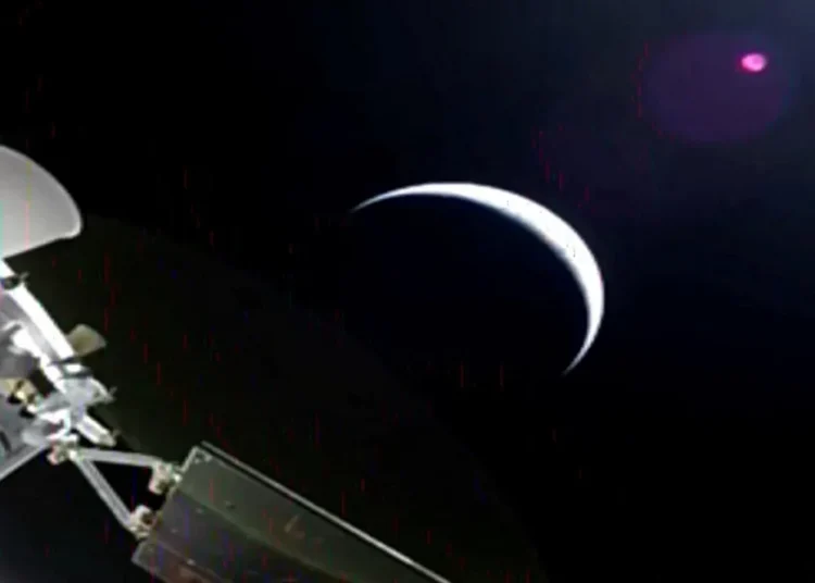 Artemis II Leaves Earth Orbit: NASA Crew En Route to Moon