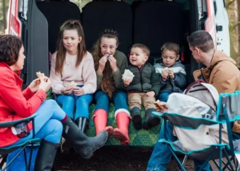 Benefits and Pensions Rise as Two-Child Cap Ends in UK