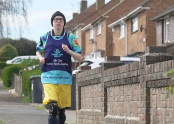 Blind Runner Clarke Reynolds to Use Smart Glasses