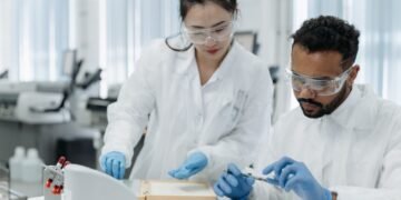 GSK cancer drug shows early promise in trials