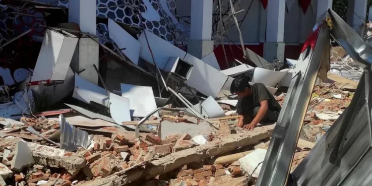Indonesia Earthquake 7.4 Magnitude Hits Molucca Sea