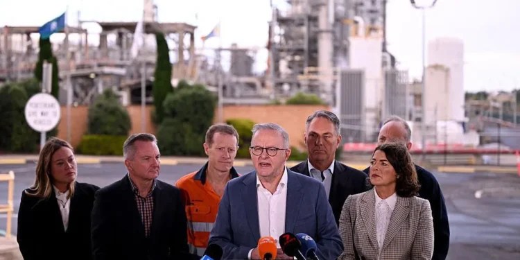 No Fuel Rationing Despite Geelong Refinery Fire