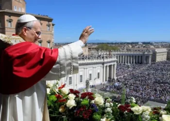 Pope Leo Easter Message Urges Global Peace Leaders