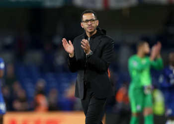 Liam Rosenior Faces Mounting Pressure at Chelsea