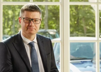 Next Chief Simon Wolfson Earns Record £7.4m Pay Package