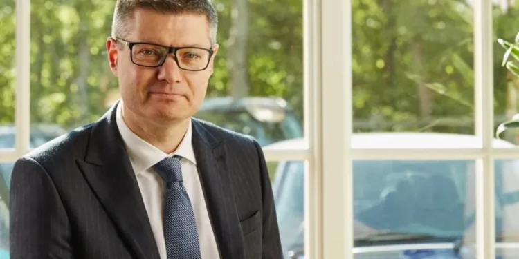 Next Chief Simon Wolfson Earns Record £7.4m Pay Package