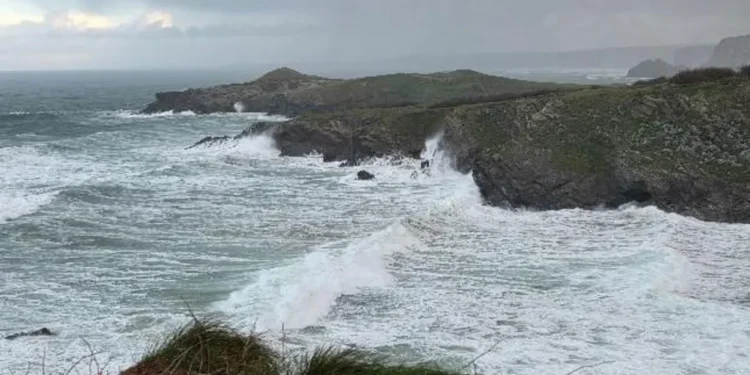 Storm Dave Hits UK Road and Rail Travel as Conditions Ease