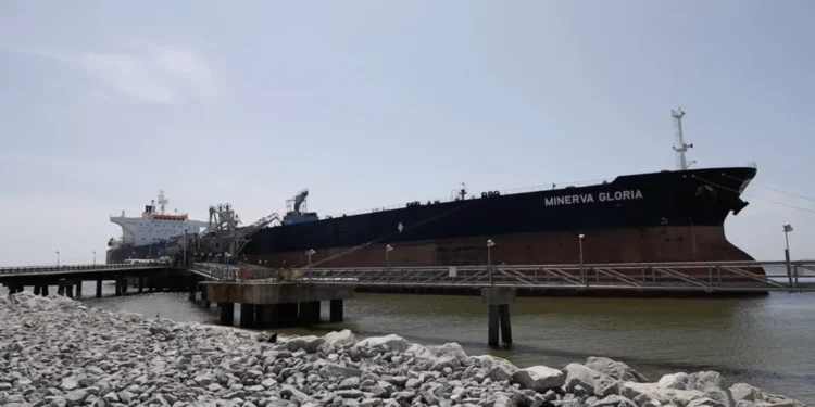 US Refineries Process Venezuelan Oil 2026: Gulf Coast Shifts