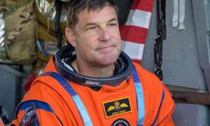 Canadian astronaut French words ease language row