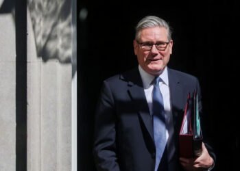 UK Stands Firm on Falklands Amid US Rift