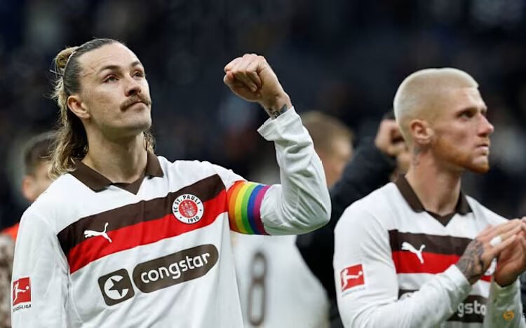 Irvine Slams Trump Fifa Peace Prize