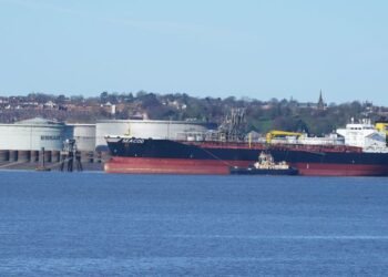 Ukraine Urges UK to Seize Russian Oil Tankers