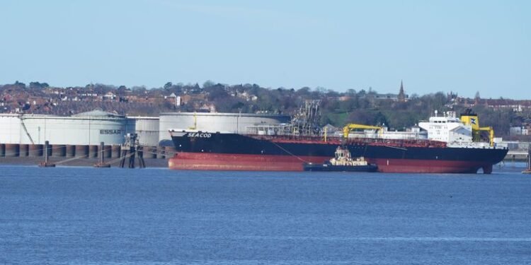 Ukraine Urges UK to Seize Russian Oil Tankers