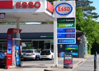 UK Economy Defies Odds with Growth Amid Iranian Conflict