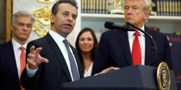 FDA Chaos Deepens as Trump Eyes Makary Exit