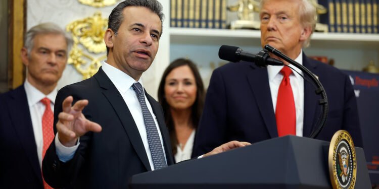 FDA Chaos Deepens as Trump Eyes Makary Exit