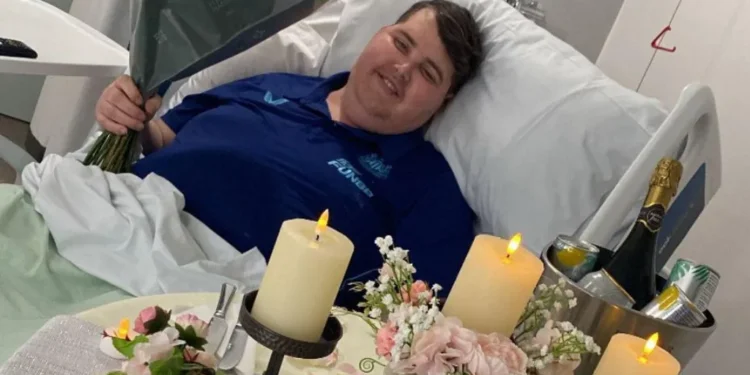 Hospice patient surprises wife romantic dinner 2026