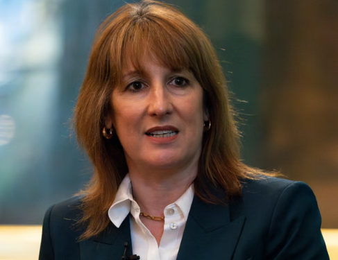 UK Inflation and Global Conflict Drive Up April Borrowing