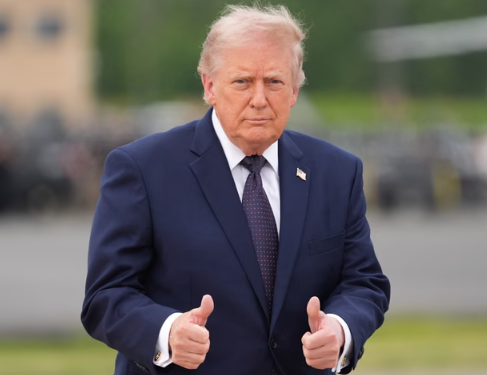 Trump Defends Iran Peace Moves Amid Fierce Republican Backlash