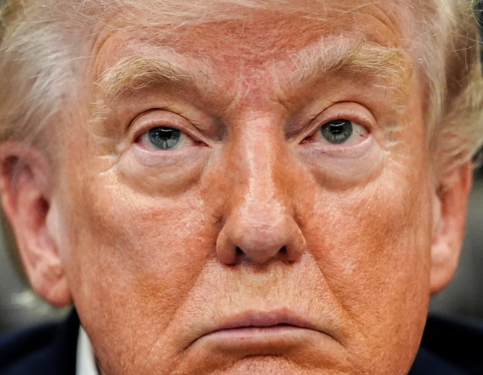 Trump Faces Hawk Backlash as Iran Nuclear Deal Stalls