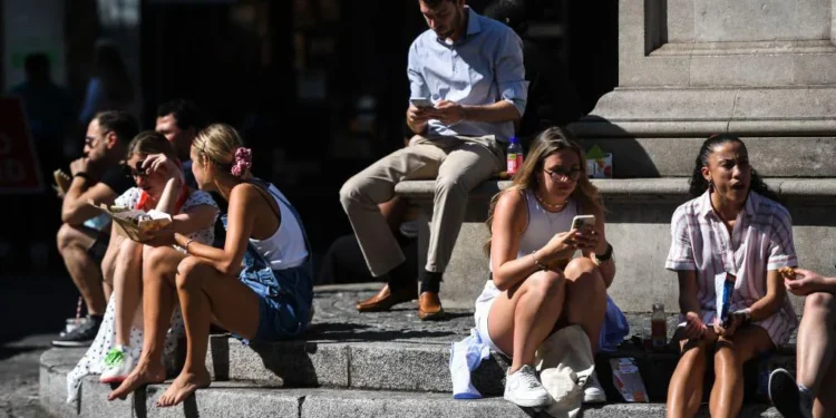 What are UV levels and how can you protect yourself 2026