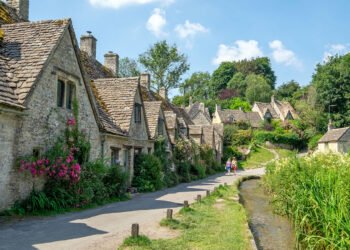 Hybrid village stores fight rural decline