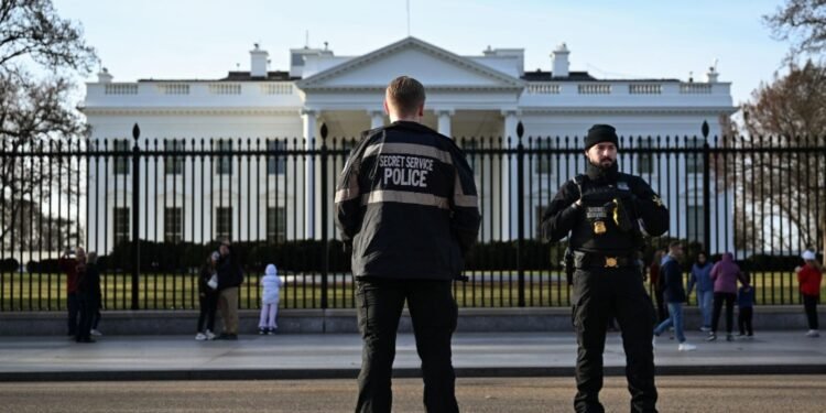 Gunman Killed After White House Security Shootout