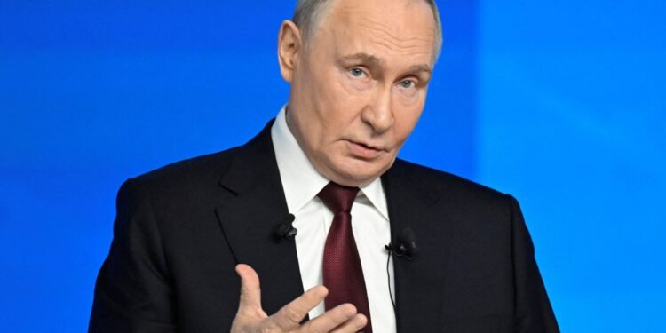 Discontent grows around Putin amid war strain