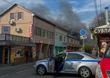 Ukraine strikes Tuapse as oil disaster worsens