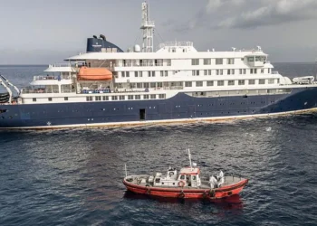 hantavirus cruise ship passengers stranded 2026