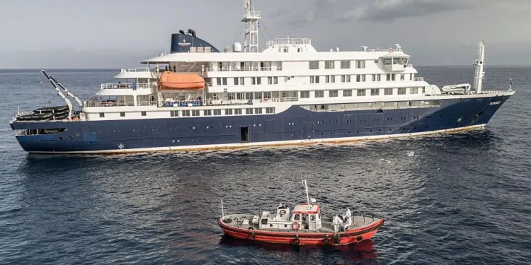hantavirus cruise ship passengers stranded 2026
