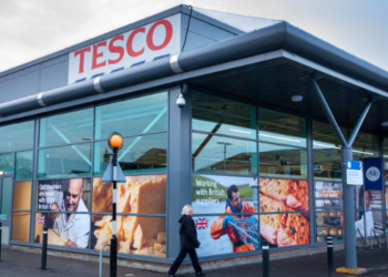 Tesco Sales Growth Halves as Middle East Conflict Bites